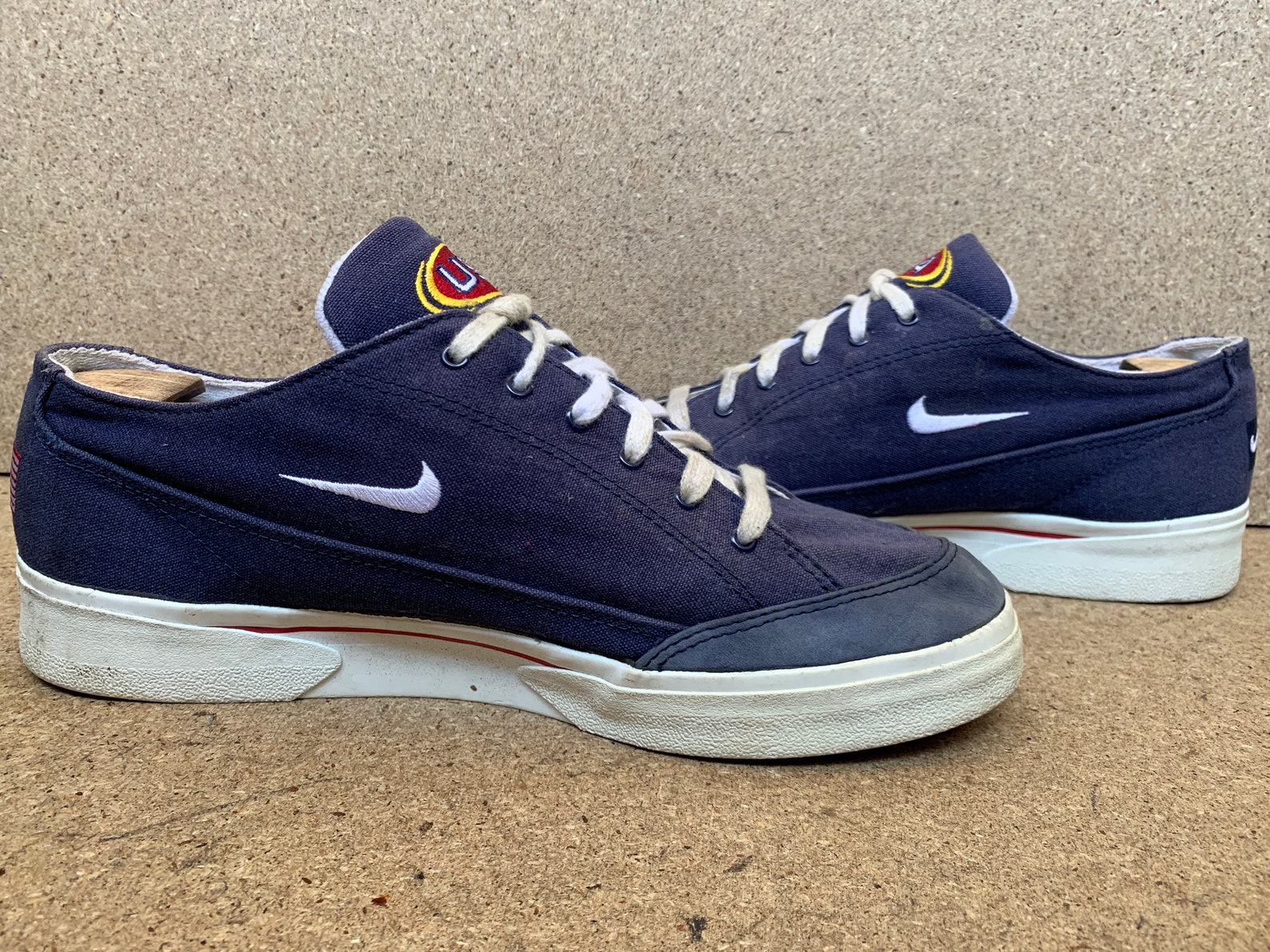 vintage nike canvas shoes