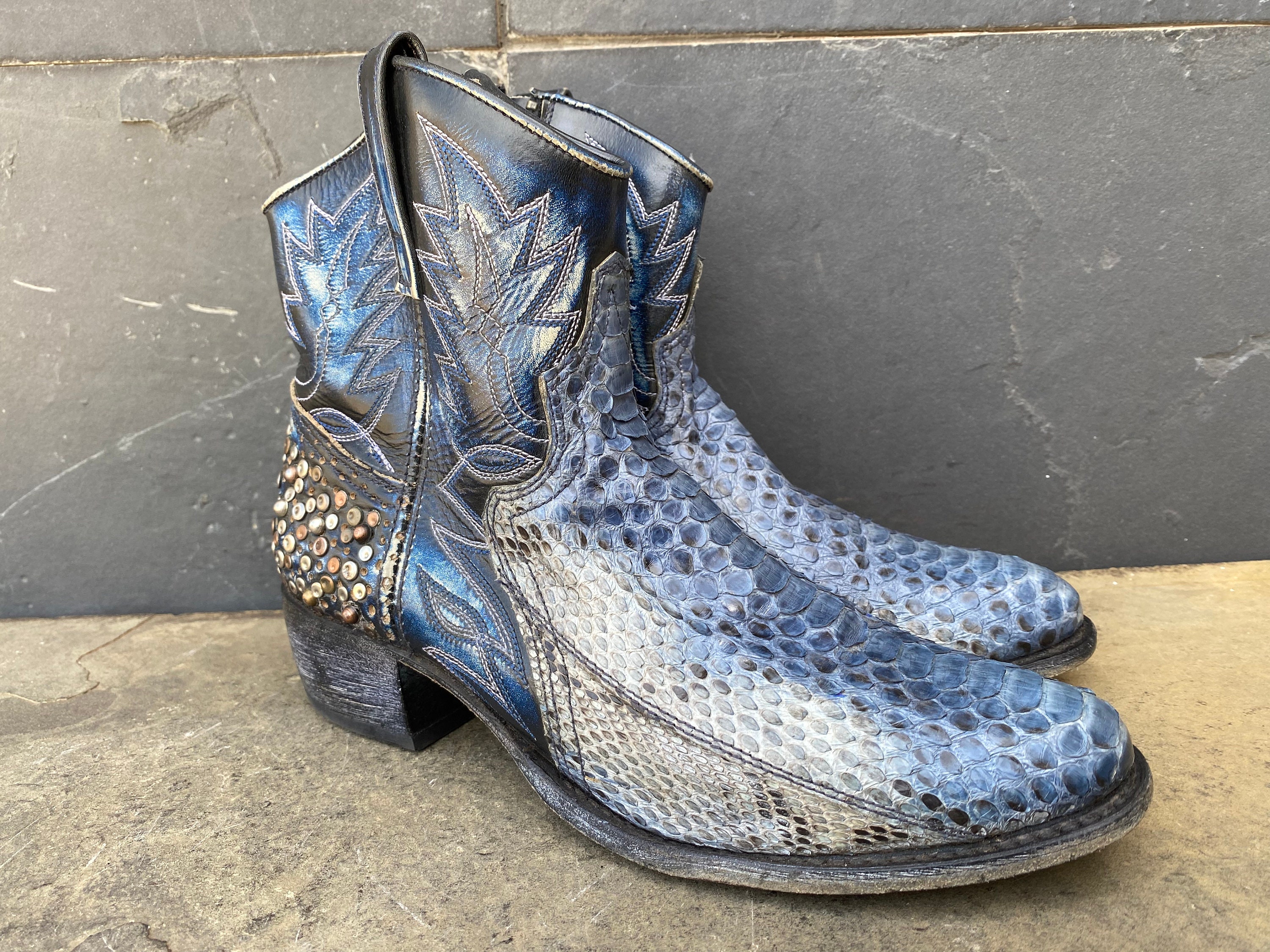 Blue snakeskin cowboy boots hotsell
