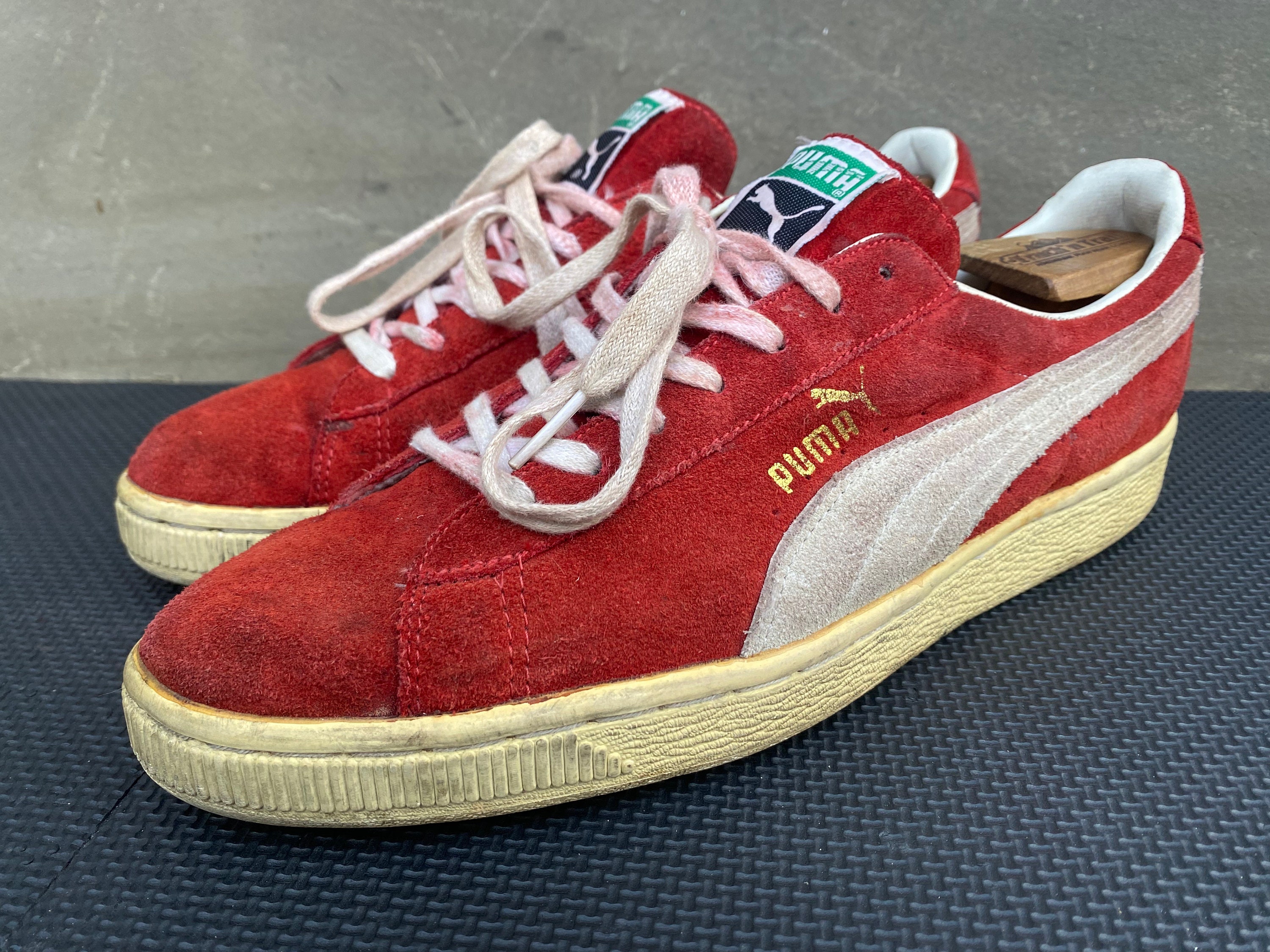Puma slip on sneakers 80 hot sale