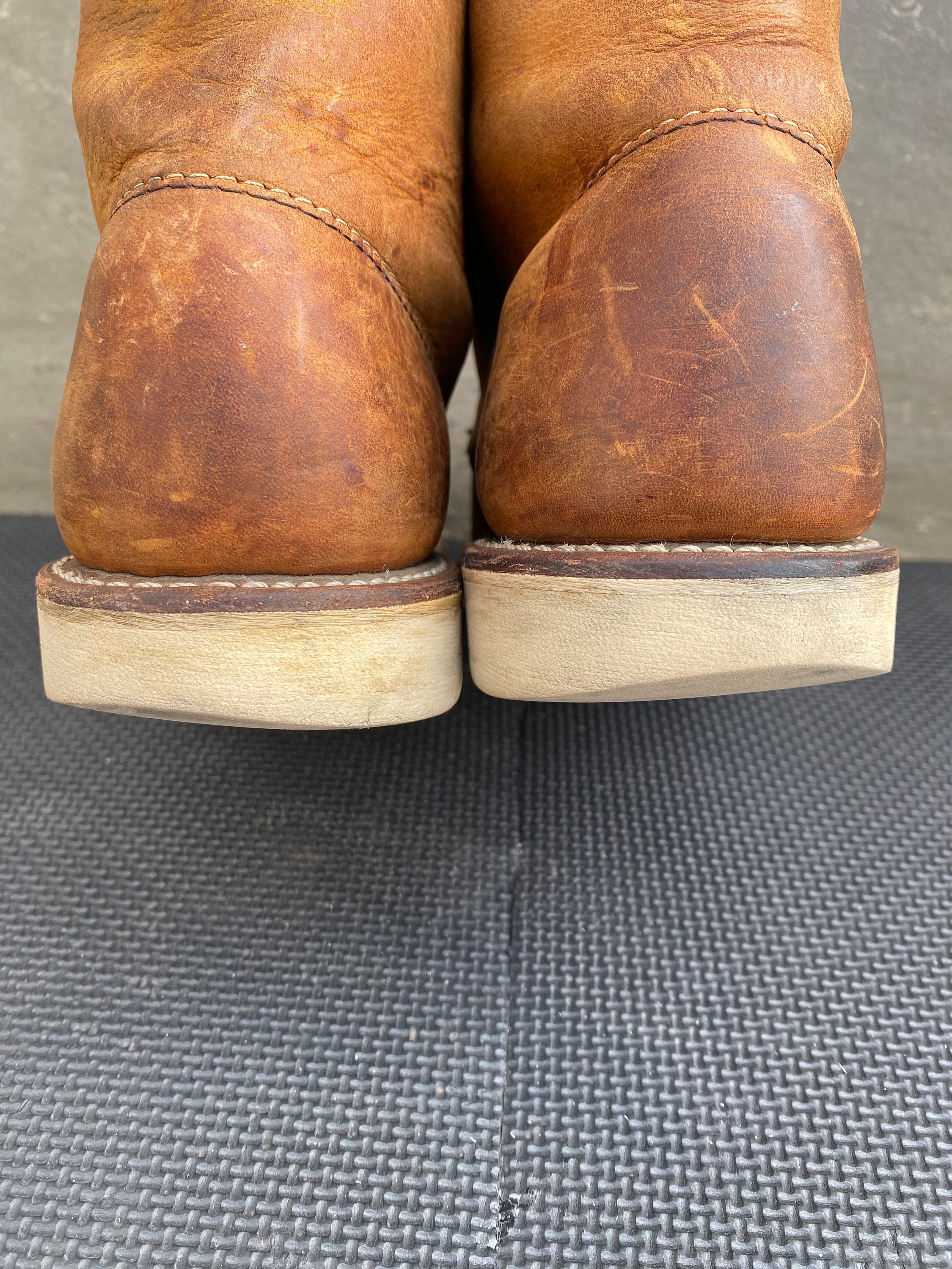 Red Wing 9111 Classic Round Copper Rough Tough Brown Leather