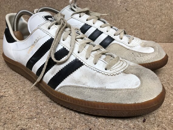 adidas vintage universal