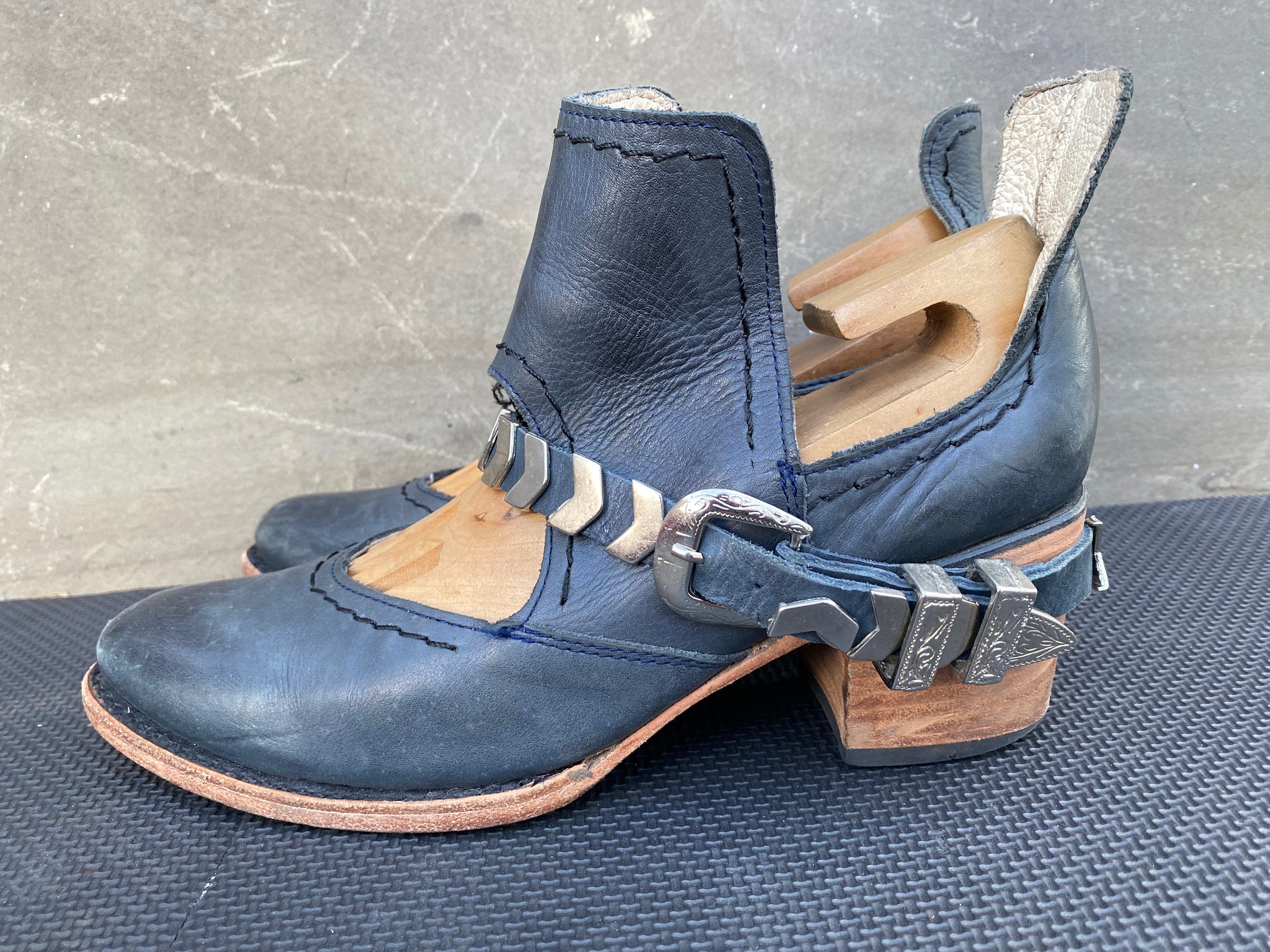 Freebird Blade Womens Size 9 Blue Leather Cutout Ankle Boots Great Condition Etsy