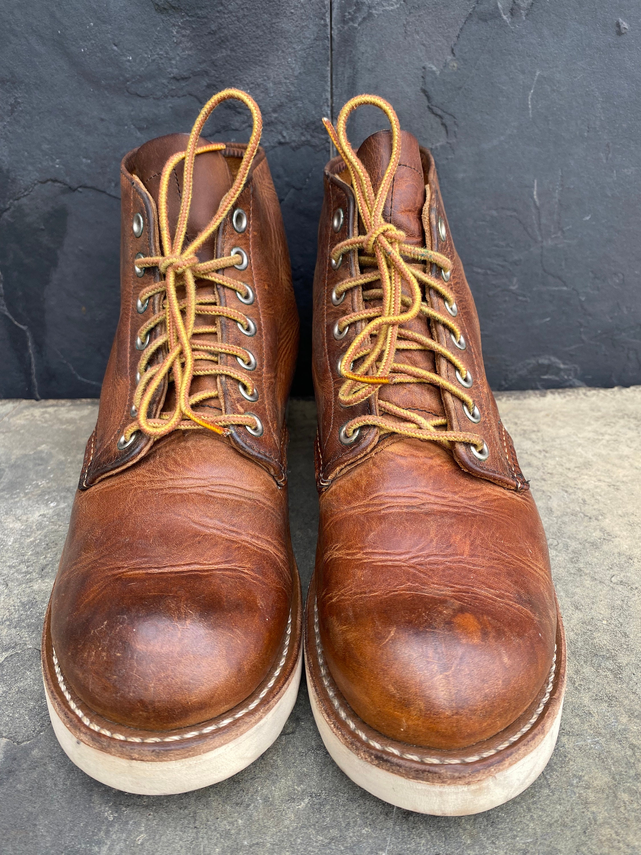 靴 RED WING SHOES 9111 Red Wing Heritage Boots - Classic Round Style No. 9111