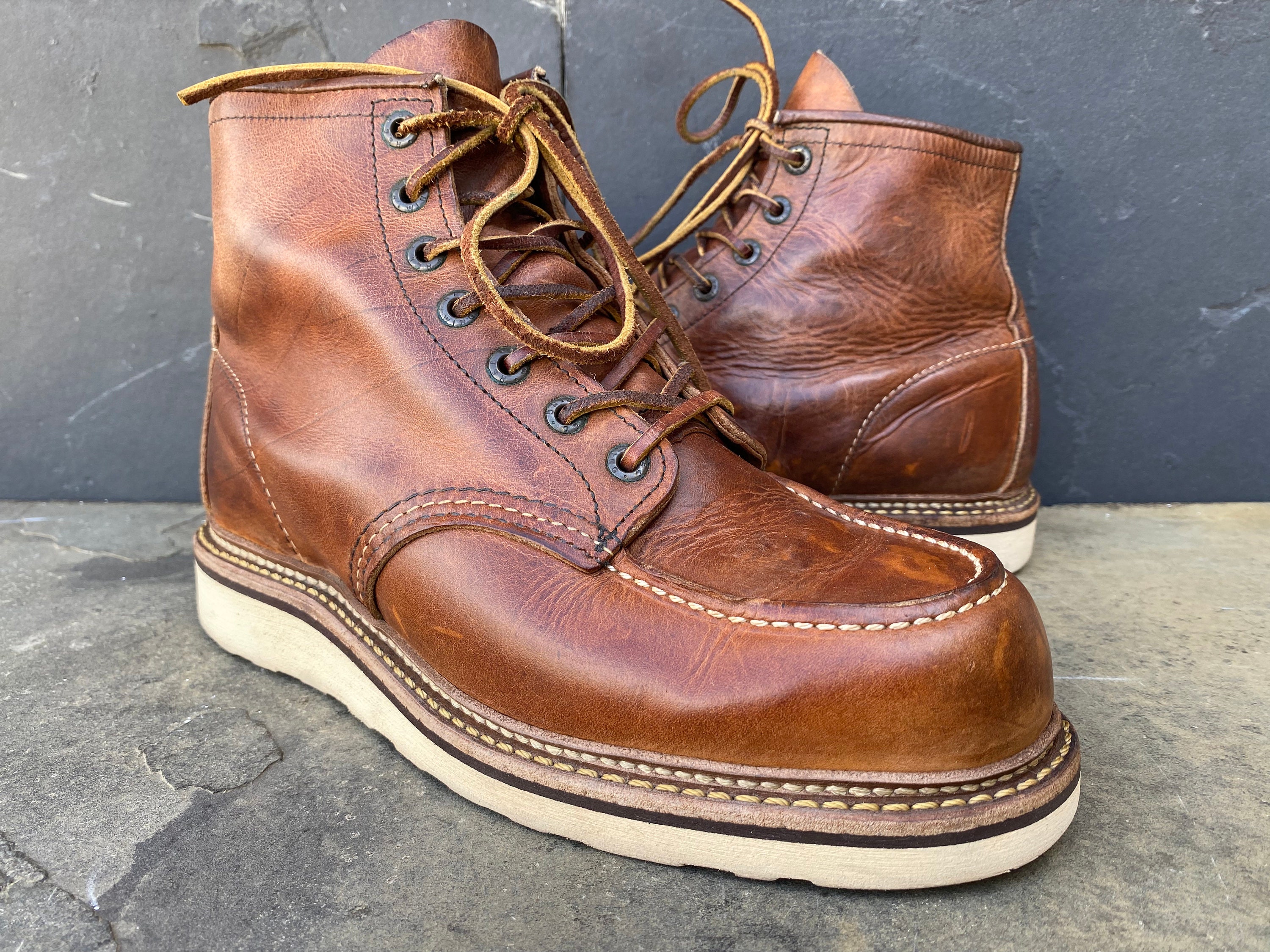 Red wing moc toe rough hotsell and tough