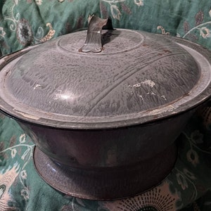 Antique Enamel Ware Dough Proofing Bowl with Lid