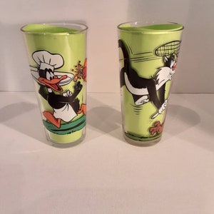 2 Pepsi glasses, Taz & Daffy Duck and Sylvester, Tweety and Spike