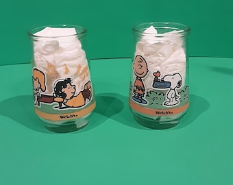 Charlie Brown, Snoopy and Woodstock. Lucy and Schroeder. Set of 2 Vintage Welch's Jelly Jars