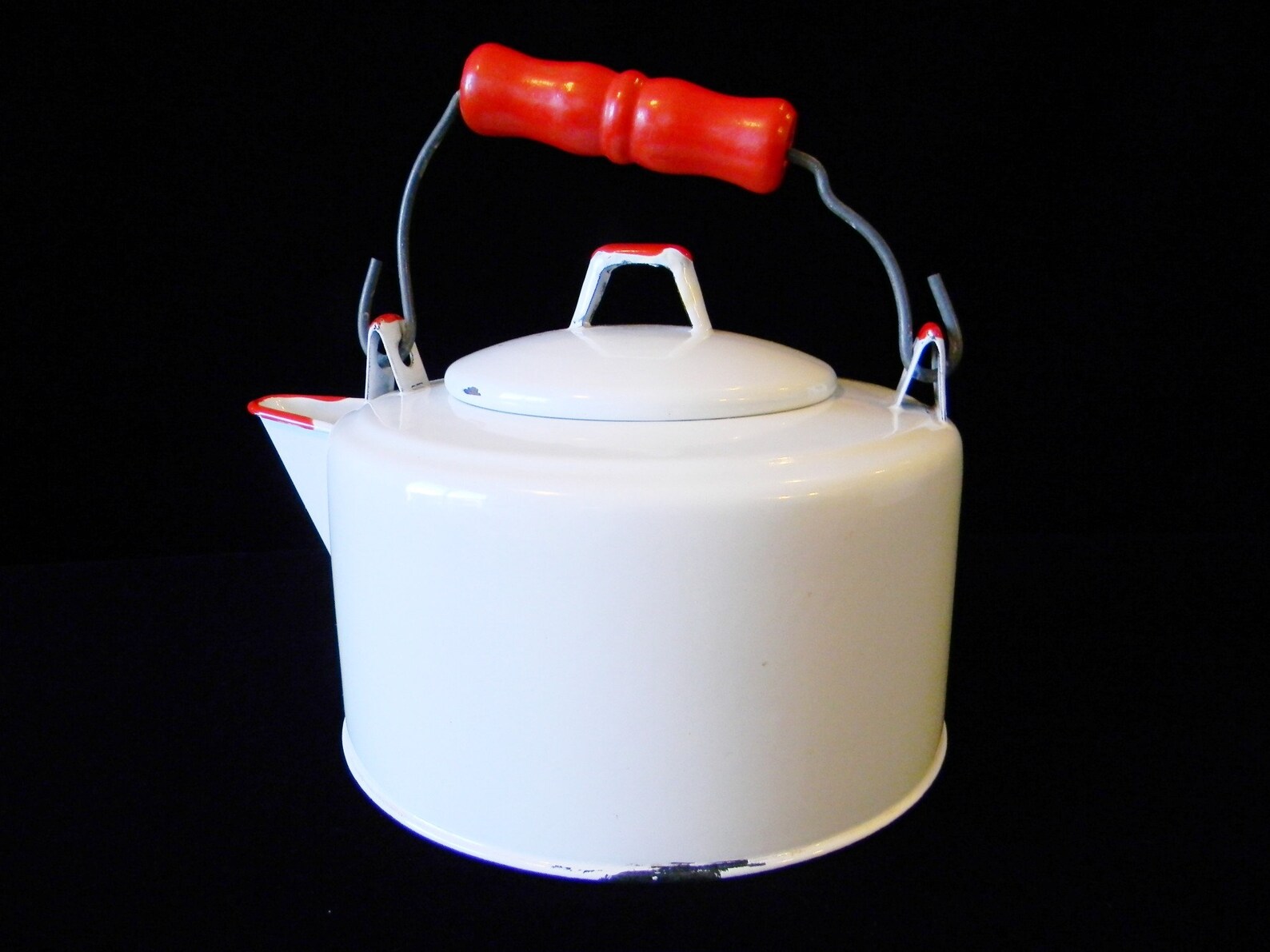 White Enamel Tea Kettle With Red Trim & Red Wooden Handle Etsy
