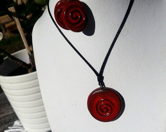 Collier spirale rouge