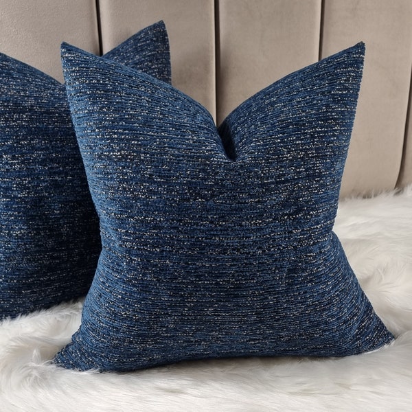 Housse de coussin tissée main en tissu chenille bleu marine Chenille texturée nattée. Taie d'oreiller / Grand couvre-oreiller