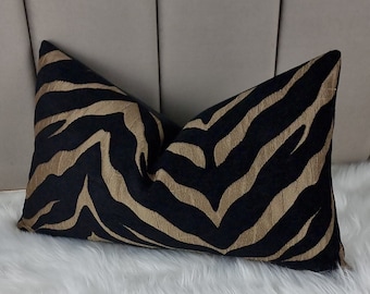 Funda de cojín rectangular con estampado animal, funda de almohada oblonga de 30 cm x 45 cm (12" x 18") Porter & Stone LIMPOPO Funda de cojín con estampado de tigre en negro y bronce