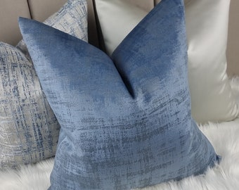 Prestigiosos Textiles Imagination en azul denim Funda de cojín de terciopelo con aspecto desgastado Funda de almohada texturizada