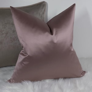 Designer’s Guild Cotton Satin Pillow Cover Mauve - Pink Cushion Cover – Luxury  Decorative Throw Pillow – Soft Modern Home Decor