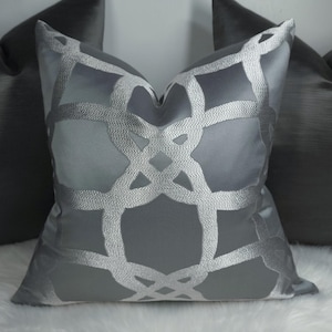 Fascino Pewter / Szara geometryczna poszewka na poduszkę/narzuta dwustronna. Szara poszewka na poduszkę Statement Hotel Look Luxury Poszewka na poduszkę Szara