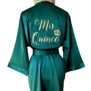 Emerald Quinceañera Robe, Personalized Satin Glitter Mis Quince Robe, Sweet Sixteen Robe Bata Personalizadas de Quinceañera, Mis Quince Robe