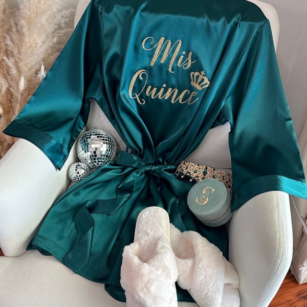 Emerald Quinceañera Robe, Personalized Satin Glitter Mis Quince Robe, Sweet Sixteen Robe Bata Personalizadas de Quinceañera, Mis Quince Robe