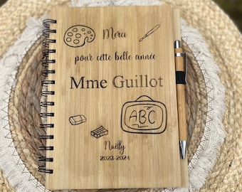 Cahier spirale en bois gravé et personnalisé