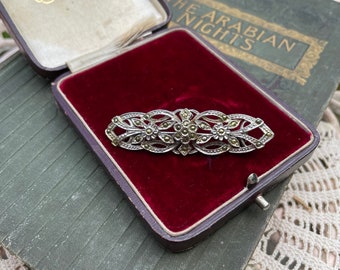Vintage Art Deco Style Silver Tone Bar Brooch Set With Gold Tone Marcasite