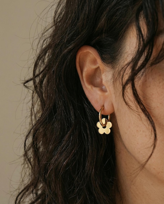 Mini créoles Marie, des boucles d'oreilles créoles texturées