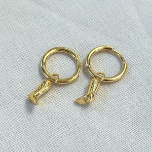 Gold Cowboy Boot Charm Hoop Earrings. Gold Plated Sterling Silver Dainty Dangle Cowboy Minimalist Charm Earrings.