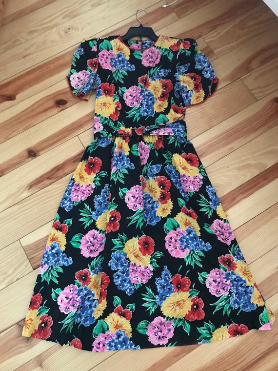 1980’s does 1940’s vintage floral dress