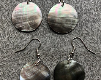 Native American made natural black lip shell beautiful disc earrings 1 inch dark Gray