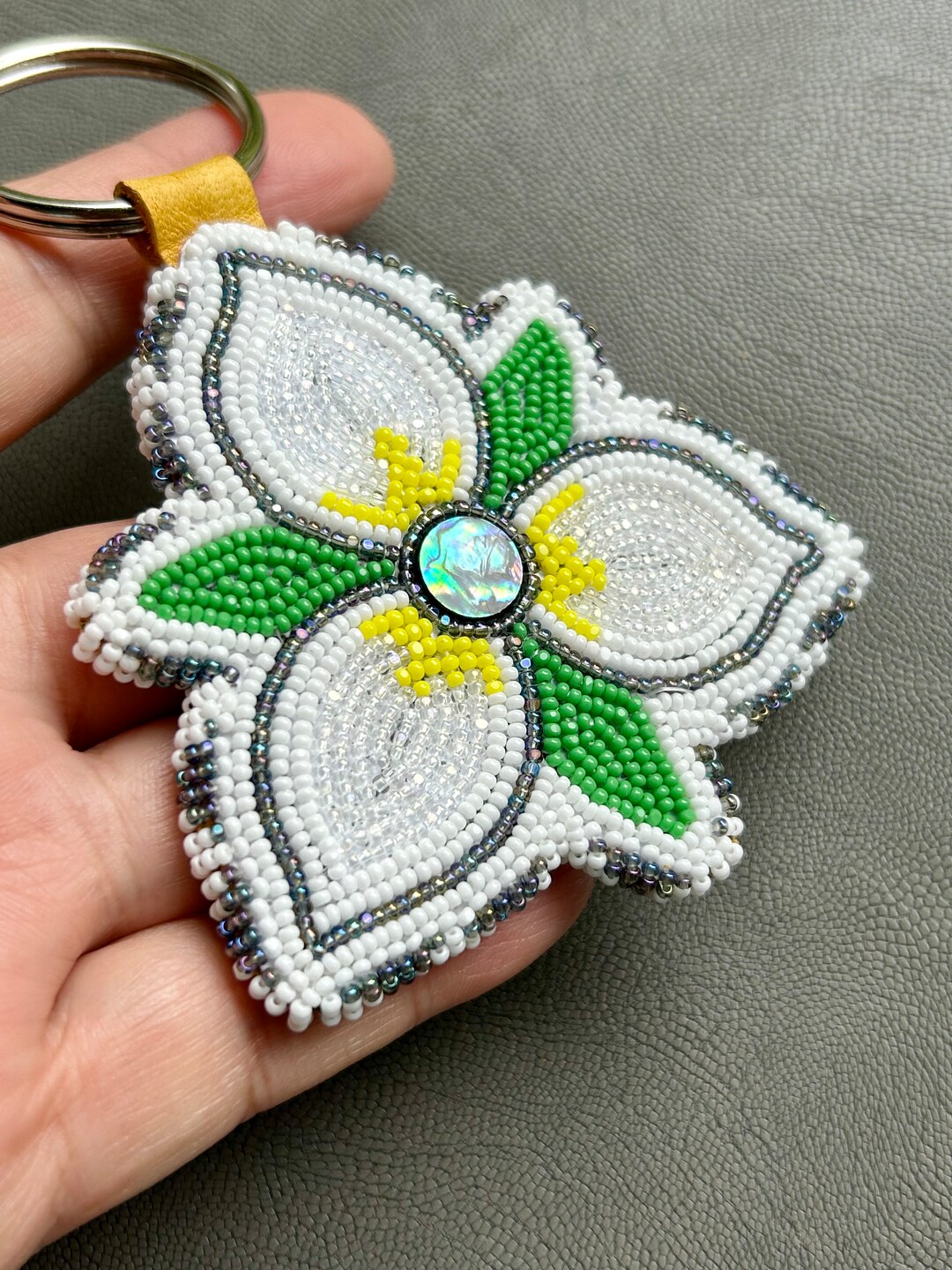 Native American Handmade Keychain Trillium Flower Fully Beaded Pendant