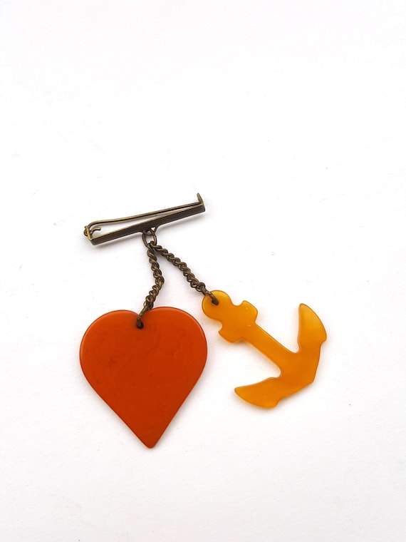 1930s 40s nautical bakelite brooch/ vintage heart