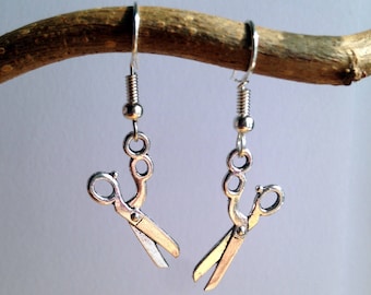 Pendientes de tijeras de plata, regalo para peluquero/a o costurera.