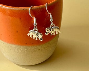 Nuevos pendientes de elefante de plata: Joyería inspirada en la naturaleza y los animales.
