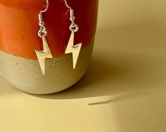 NUEVO: Pendientes de rayo plateados, joyería de estrella de rock