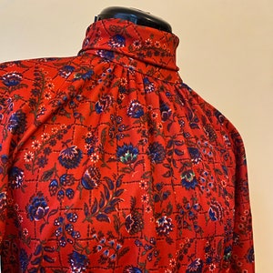 Cottage Core Floral on A Mock Neck Mini Dress || Medium || 1970s || 70s Style || Day Dress || Unique Vintage