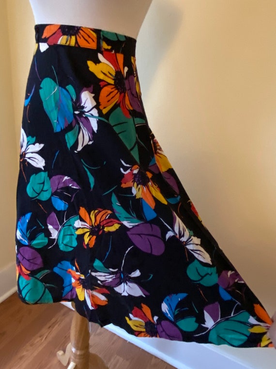 1980s Tropical Rainbow Print on Black Skirt || XS - image 7