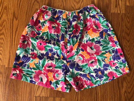 Light Silky Floral Shorts || Medium || 1990s - image 2