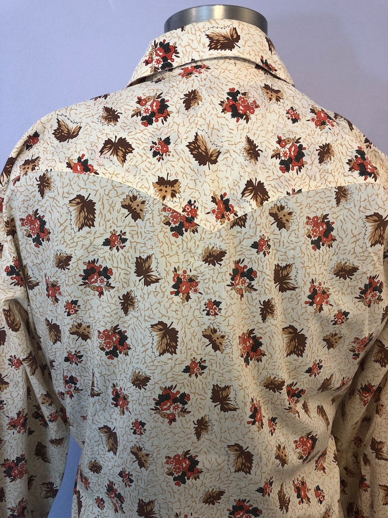 Sustainable Clothing Autumn Leaves Androgynous Style 1970/'s Vintage Western Shirt By Bar-M Pearl Snap Buttons 70/'s