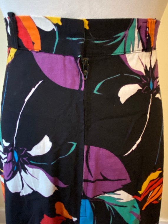 1980s Tropical Rainbow Print on Black Skirt || XS - image 5