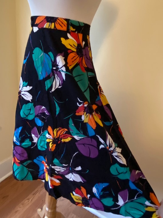 1980s Tropical Rainbow Print on Black Skirt || XS - image 1