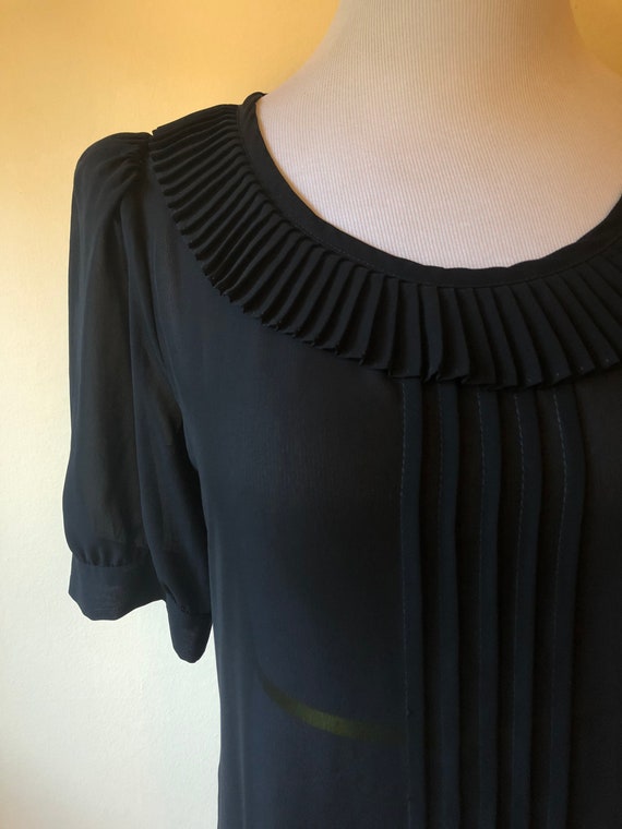 70s-does-30s Black Pleated Mourning Dress || Size… - image 2