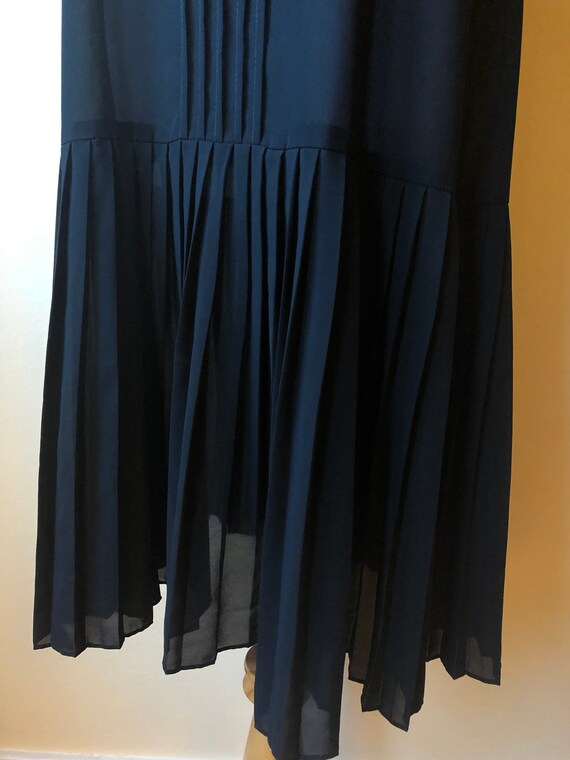 70s-does-30s Black Pleated Mourning Dress || Size… - image 3