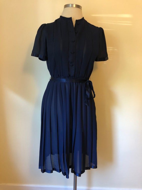 Navy Blue 70s-does-40s Pleated Cocktail Dress  ||… - image 9
