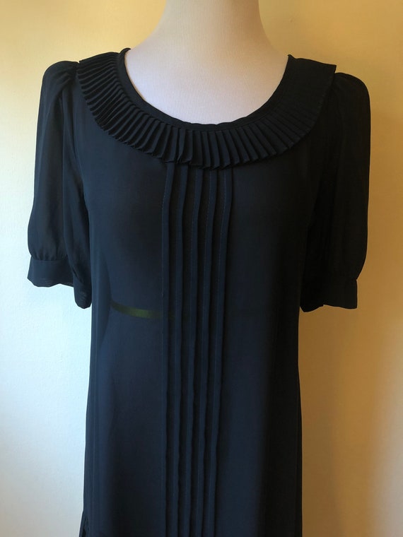 70s-does-30s Black Pleated Mourning Dress || Size… - image 4