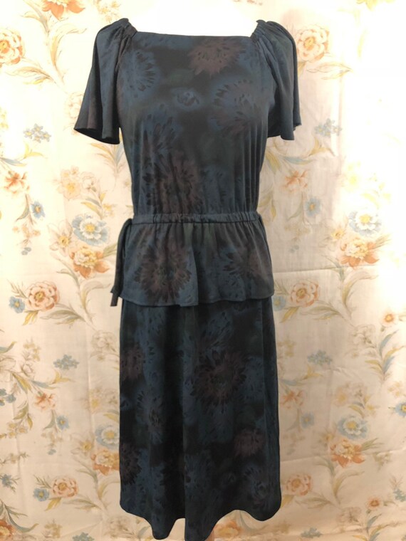 70's Does 30's Day Dress in Dark Floral || Sustai… - image 2