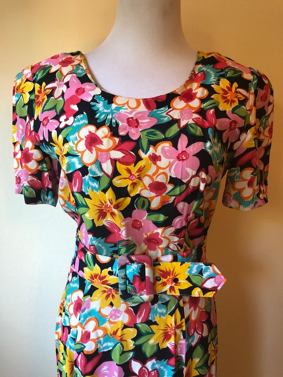70s-does-40s Belted Tropical Floral Dress || Size 