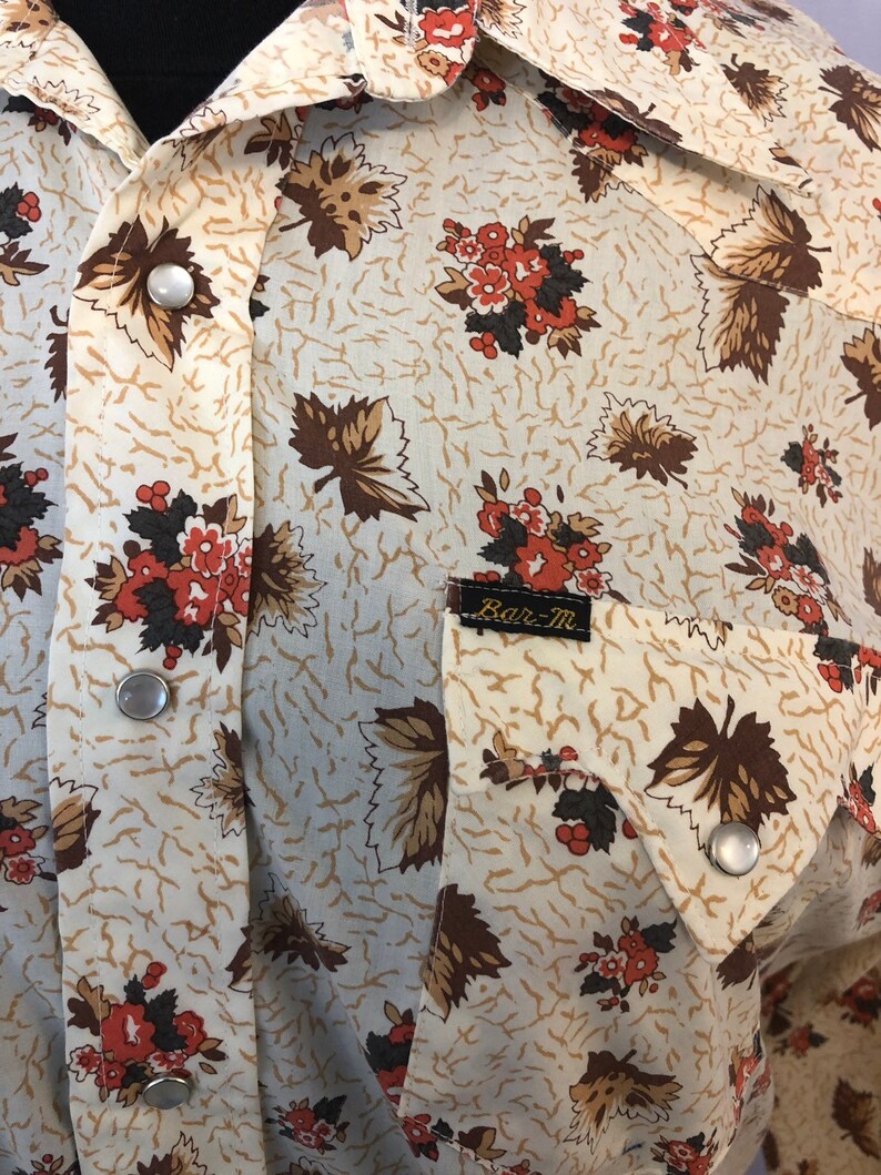 Sustainable Clothing Autumn Leaves Androgynous Style 1970/'s Vintage Western Shirt By Bar-M Pearl Snap Buttons 70/'s