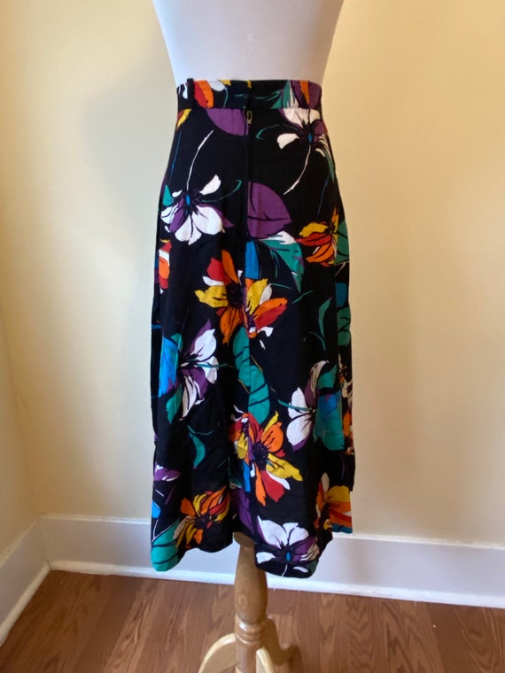 1980s Tropical Rainbow Print on Black Skirt || XS - image 4