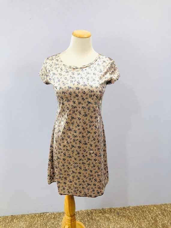 1990s Baby Doll Velveteen Dress || Sustainable Sty