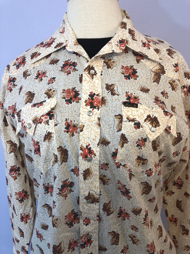 Sustainable Clothing Autumn Leaves Androgynous Style 1970/'s Vintage Western Shirt By Bar-M Pearl Snap Buttons 70/'s