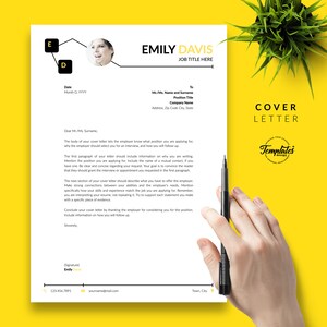 Puede incluir: Una plantilla de carta de presentaci&oacute;n con una foto de una mujer en la esquina superior izquierda. La plantilla incluye una fecha, una salutaci&oacute;n y un cuerpo de texto con instrucciones sobre c&oacute;mo escribir una carta de presentaci&oacute;n. El texto incluye las palabras "Carta de presentaci&oacute;n" y "Plantillas".