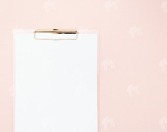 Pink Blush Clipboard Mockup / Peachy Logo, Branding Design Mockup (Immagine digitale / Foto in stile / Immagini stock / Blog Stock / Immagine blog)