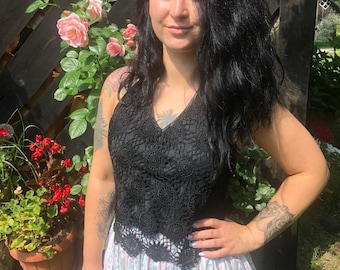 Black Knitted Open Back Top Women's Summer Top Fitted Waistcoat Open Back Waistcoat Top Medium to Large Size Vest/Top